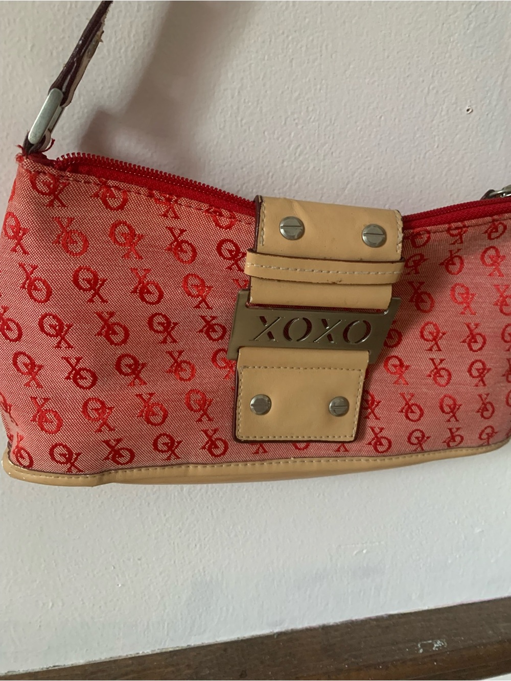 XOXO Red Logo Mini Shoulder Bag with Tan Trim - Picture 2 of 5